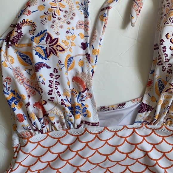 CUPSHE *missing orange belt* Low Chest Swimsuit - Picture 6 of 10